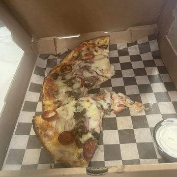 Pi Social - Leftover gf pepperoni, mushroom, onion pizza - Pizza Near Me - Midland, Texas