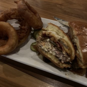 BRU Burger Bar - Keystone - Burgers Near Me - Indianapolis, Indiana