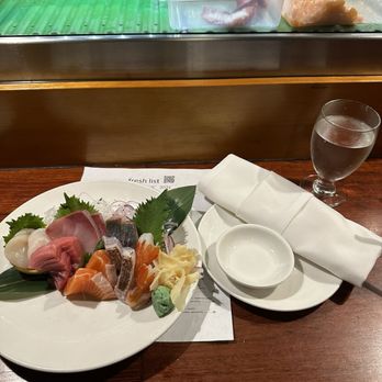 Umi Sake House - Sashimi omakase - Sushi Bars Near Me - Seattle, Washington
