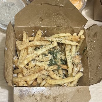 Li Cha Tea - T4 Garlic Fries - not bad, but since I ordered delivery, I wish they had an option for "extra crispy" or a comment box to request. - Bubble Tea Near Me - Northridge, California