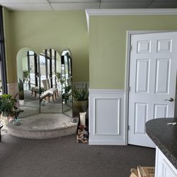 Lu Alterations & Tailors - Lobby