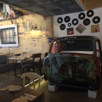 Cafe La Trova - Interiors - Cocktail Bars Near Me - Miami, Florida