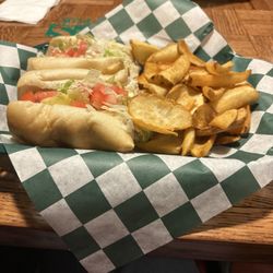McGuire's Pub - Turkey and Swiss sandwich