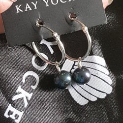 Queen of Hearts - Stunning black pearl earrings for only $28 in addition to the gorgeous undies! 9/30/2018