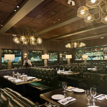 Original Joe's - A welcoming dining area. - Italian Near Me - Walnut Creek, California Original Joe's - A welcoming dining area. - Italian Near Me - Walnut Creek, California