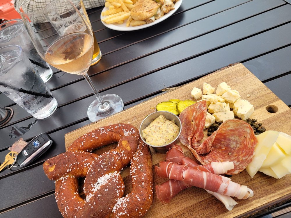 RUSK KITCHEN & BAR 139 Photos & 74 Reviews 2724 Woodburn Ave