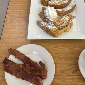 The New Lighthouse Caffe - Highly recommend French Toast! Delicious! - Cafes Near Me - Fort Lauderdale, Florida