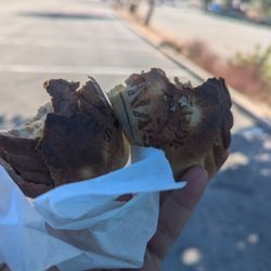 Ubatuba Açaí - Moorpark - Burnt and the chicken was very dry. Would not recommend getting empanadas here.