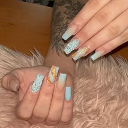 Krissy’s Nail Palace