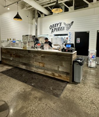 Ozzy's Apizza by null