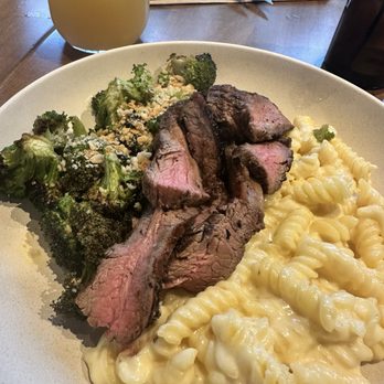 Flower Child - Steak plate with broccoli and Mac. - Salad Near Me - St. Louis, Missouri