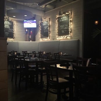 Hook Line & Schooner - Interior... - American Near Me - Smyrna, Georgia