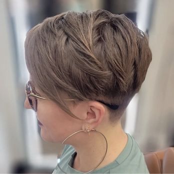 Christopher Michael Salon and Barber - Cut by Kara - Barbers Near Me - Lynnwood, Washington Christopher Michael Salon and Barber - Cut by Kara - Barbers Near Me - Lynnwood, Washington