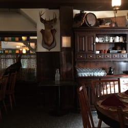 Westline Inn - Random shot of the dining room. We really liked the rustic ambiance.