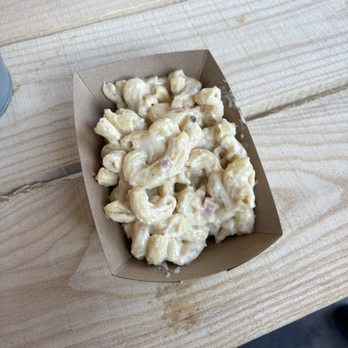 La Bêtise - Maple Mac and cheese with ham Is fire - Tapas Bars Near Me - Montreal, Quebec La Bêtise - Maple Mac and cheese with ham Is fire - Tapas Bars Near Me - Montreal, Quebec