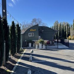 Lost Dutchman Taproom - Awesome place