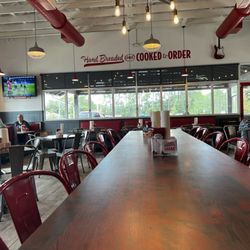 Slim Chickens - Dinning room