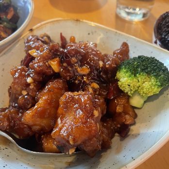 Sumiao Hunan Kitchen - General Tsos Chicken * - Chinese Near Me - Cambridge, Massachusetts Sumiao Hunan Kitchen - General Tsos Chicken * - Chinese Near Me - Cambridge, Massachusetts