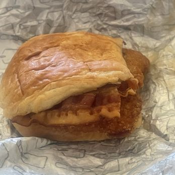 Wendy's - The sweet honey chicken baconator, tasted so good and delicious, despite the small size. - Burgers Near Me - Brentwood, California Wendy's - The sweet honey chicken baconator, tasted so good and delicious, despite the small size. - Burgers Near Me - Brentwood, California