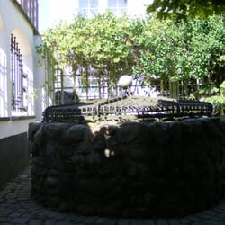 Historischer Brunner