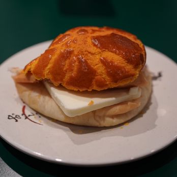 Lido Restaurant - Pineapple bun w/ butter - Hong Kong Style Cafe Near Me - Richmond, British Columbia Lido Restaurant - Pineapple bun w/ butter - Hong Kong Style Cafe Near Me - Richmond, British Columbia