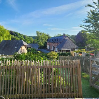 Auberge de la Source - View from the room patio - Hotels Near Me - Barneville, 14