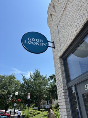 Good Lookin' by null