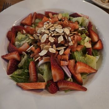 Applebee's Grill + Bar - My salad sans chicken - American Near Me - Napa, California Applebee's Grill + Bar - My salad sans chicken - American Near Me - Napa, California