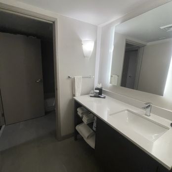 Embassy Suites by Hilton - Bathroom - Hotels Near Me - Phoenix, Arizona