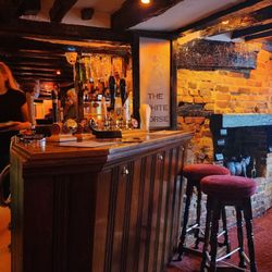 White Horse - Svery traditional bar.