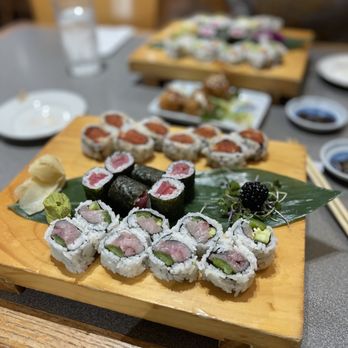 Yoshi Sushi - Three rolls sushi lunch special - Sushi Bars Near Me - Los Altos, California Yoshi Sushi - Three rolls sushi lunch special - Sushi Bars Near Me - Los Altos, California