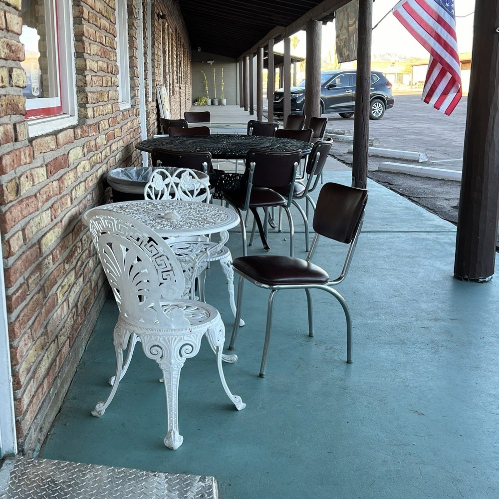 Hwy 88 Ice Cream Parlor - Outdoor seating - Ice Cream & Frozen Yogurt Near Me - Apache Junction, Arizona Hwy 88 Ice Cream Parlor - Outdoor seating - Ice Cream & Frozen Yogurt Near Me - Apache Junction, Arizona