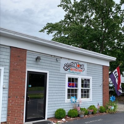 Small Town Nutrition by null