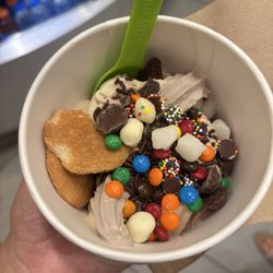 Menchie's Frozen Yogurt - University Town Center