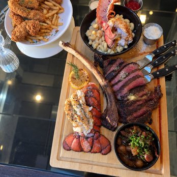 Freddy’s Chophouse - Chicken stripa, tomahawk and lobster - American Near Me - San Diego, California