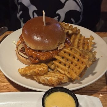 Applebee's Grill + Bar - American Near Me - St. Louis Park, Minnesota