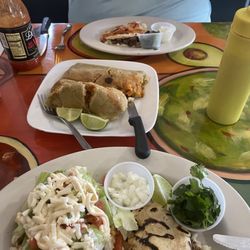 Estrella Hondumex - Sope and gordita, Honduran tamales, and another gordita.