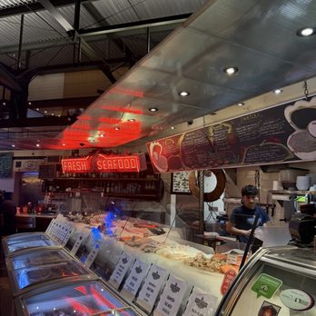 St Paul Fish Company - Seafood Near Me - Milwaukee, Wisconsin