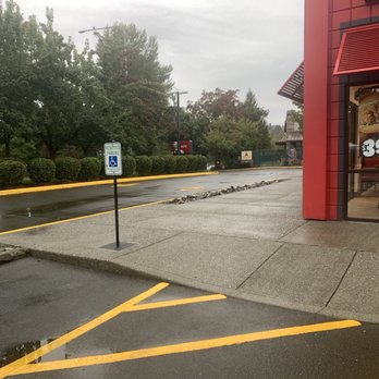 KFC - Empty parking lot - Fast Food Near Me - Woodinville, Washington KFC - Empty parking lot - Fast Food Near Me - Woodinville, Washington
