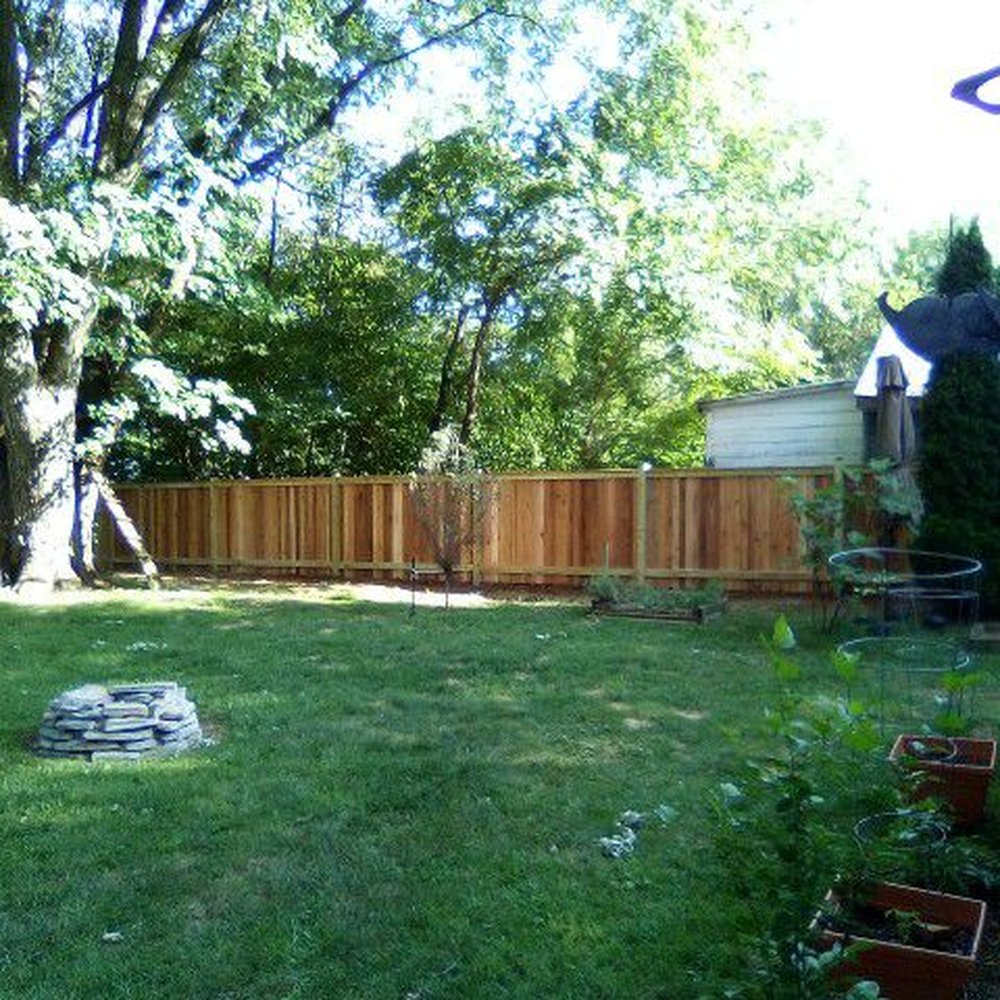 Mountain Fence - Long stretch of fence in back yard, red cedar, 5 ft privacy fence - Fences & Gates Near Me Mountain Fence - Long stretch of fence in back yard, red cedar, 5 ft privacy fence - Fences & Gates Near Me