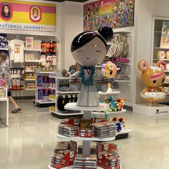 IT'SUGAR - Candy Stores Near Me - Honolulu, Hawaii