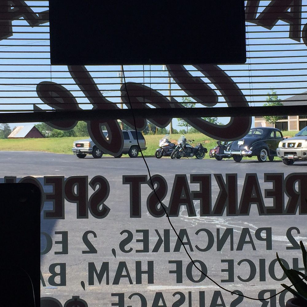 Sandy Flat Grocery & Snack Bar - Cafes Near Me - Taylors, South Carolina