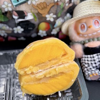 Kansai Yamato - Mango Mochi (fresh mango wrapped with mochi n' white bean) $7.99 - Desserts Near Me - Honolulu, Hawaii Kansai Yamato - Mango Mochi (fresh mango wrapped with mochi n' white bean) $7.99 - Desserts Near Me - Honolulu, Hawaii