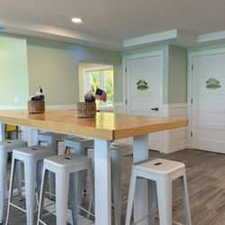 Beachcomber Trading Post Restaurant - Indoor area with restrooms