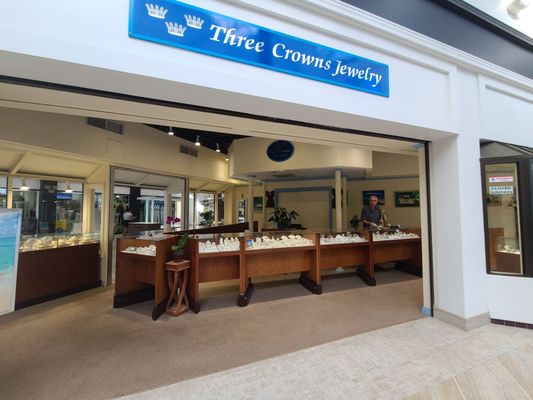 Three Crowns Jewelry by null