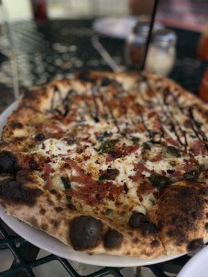 Benji’s Woodfire Pizza by null