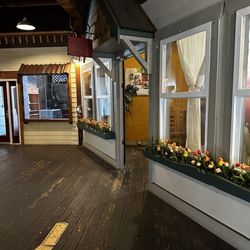 IL Granaio - Hallway to different seating areas