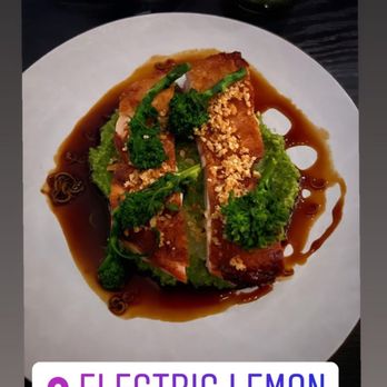 Electric Lemon - Roasted Chicken Breast and Thigh - New American Near Me - New York, New York Electric Lemon - Roasted Chicken Breast and Thigh - New American Near Me - New York, New York