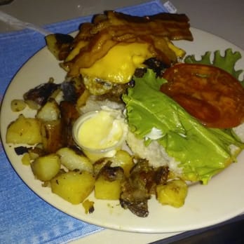 Tessaro's - I shouldve put my burger together before taking the pic... Epic fail. - Steakhouses Near Me - Pittsburgh, Pennsylvania Tessaro's - I shouldve put my burger together before taking the pic... Epic fail. - Steakhouses Near Me - Pittsburgh, Pennsylvania