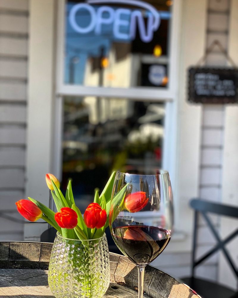 UPTOWN WINE & BEER 108 Photos & 59 Reviews 122 Ave A, Snohomish